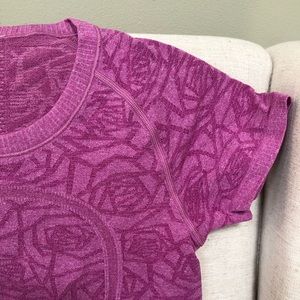 Lululemon tee